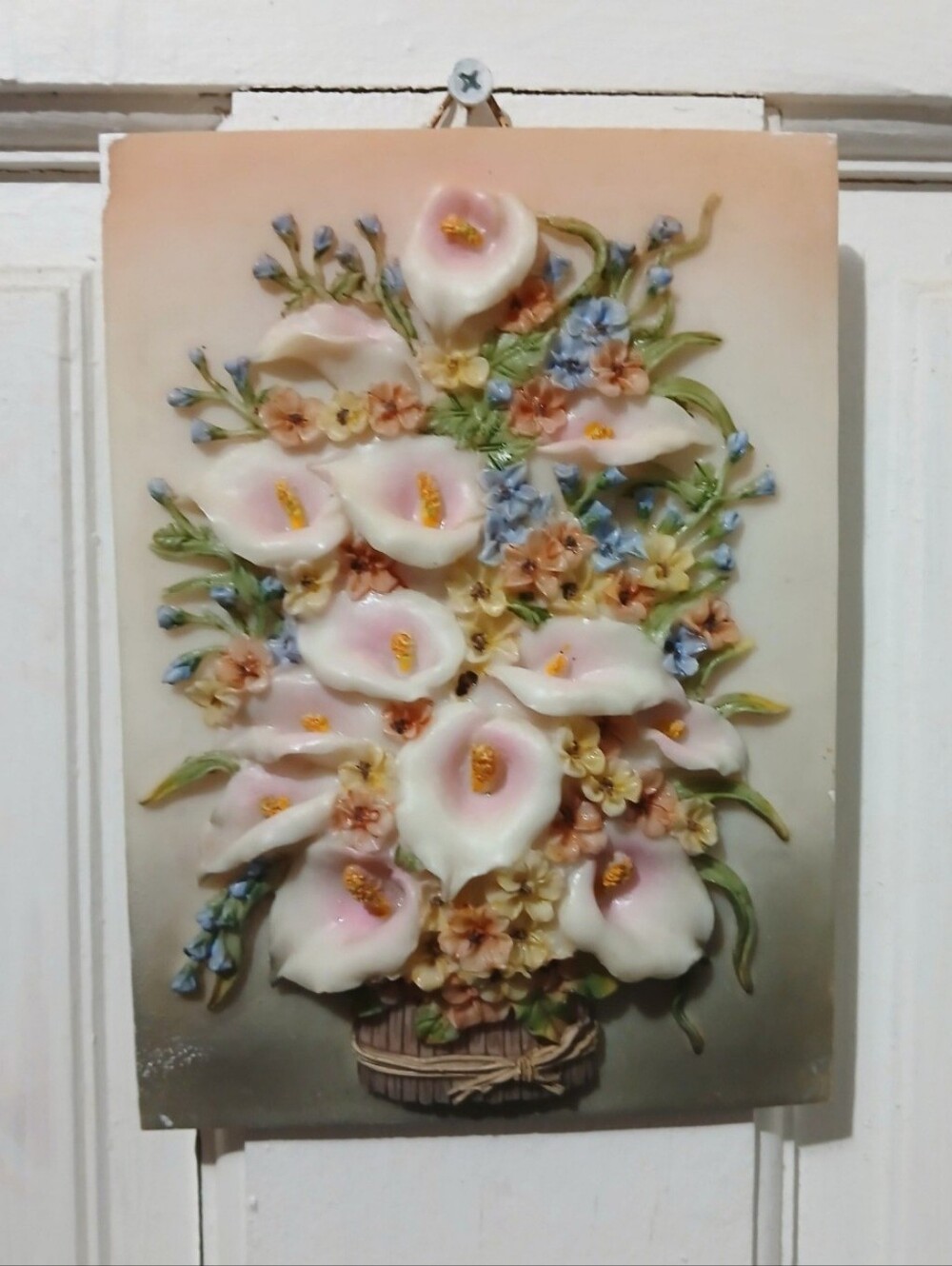 3D Floral Wall Art Plaque with Calla Lilies and Pastel Flowers.